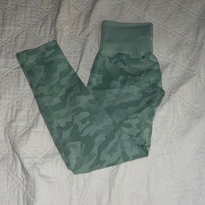 NVGTN Camo seamless green